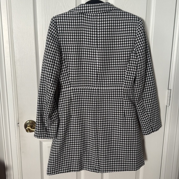 Isabella Black and White Houndstooth Blazer lightweight size 8 - Picture 4 of 4